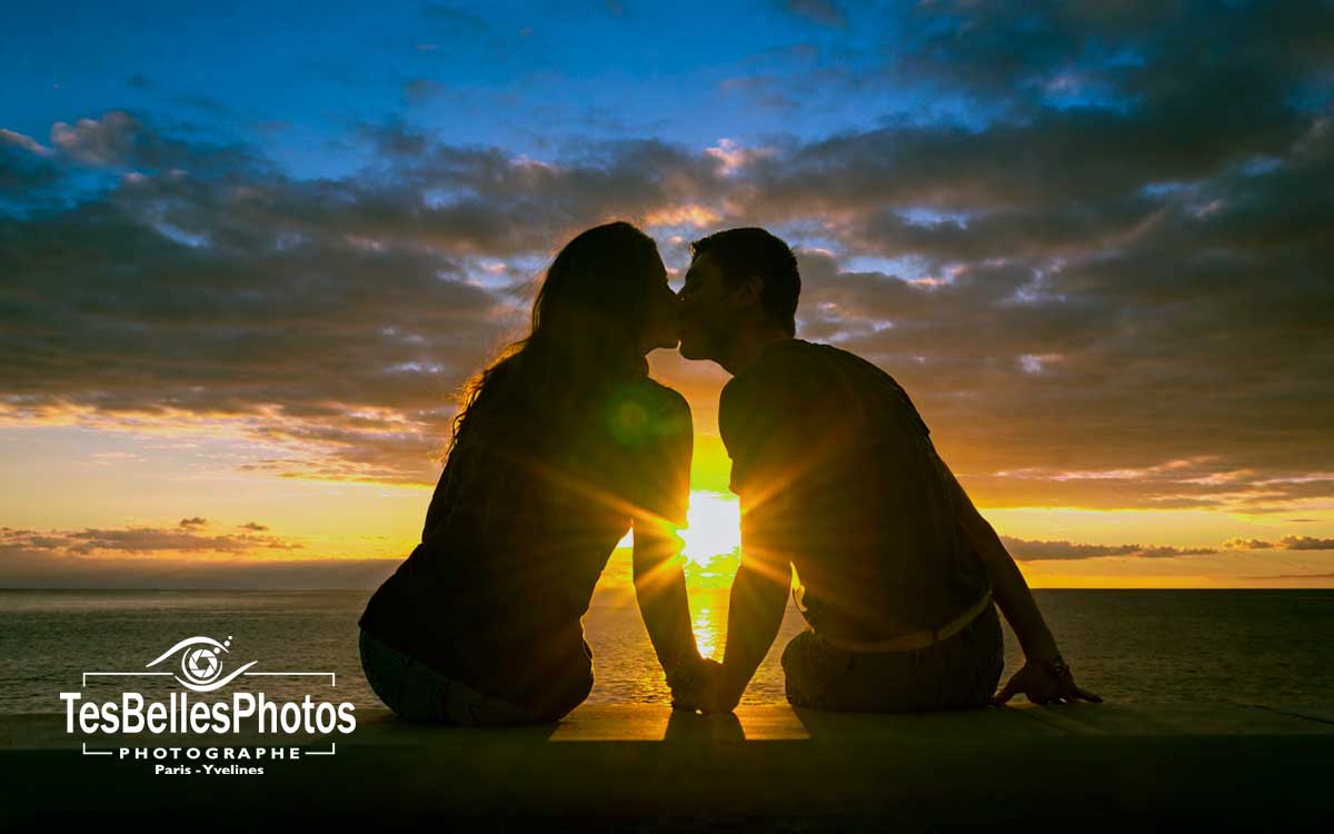 Photographe de couple à Cancale – séance photo romantique au coucher du soleil sur la plage de Dinard, ambiance bord de mer